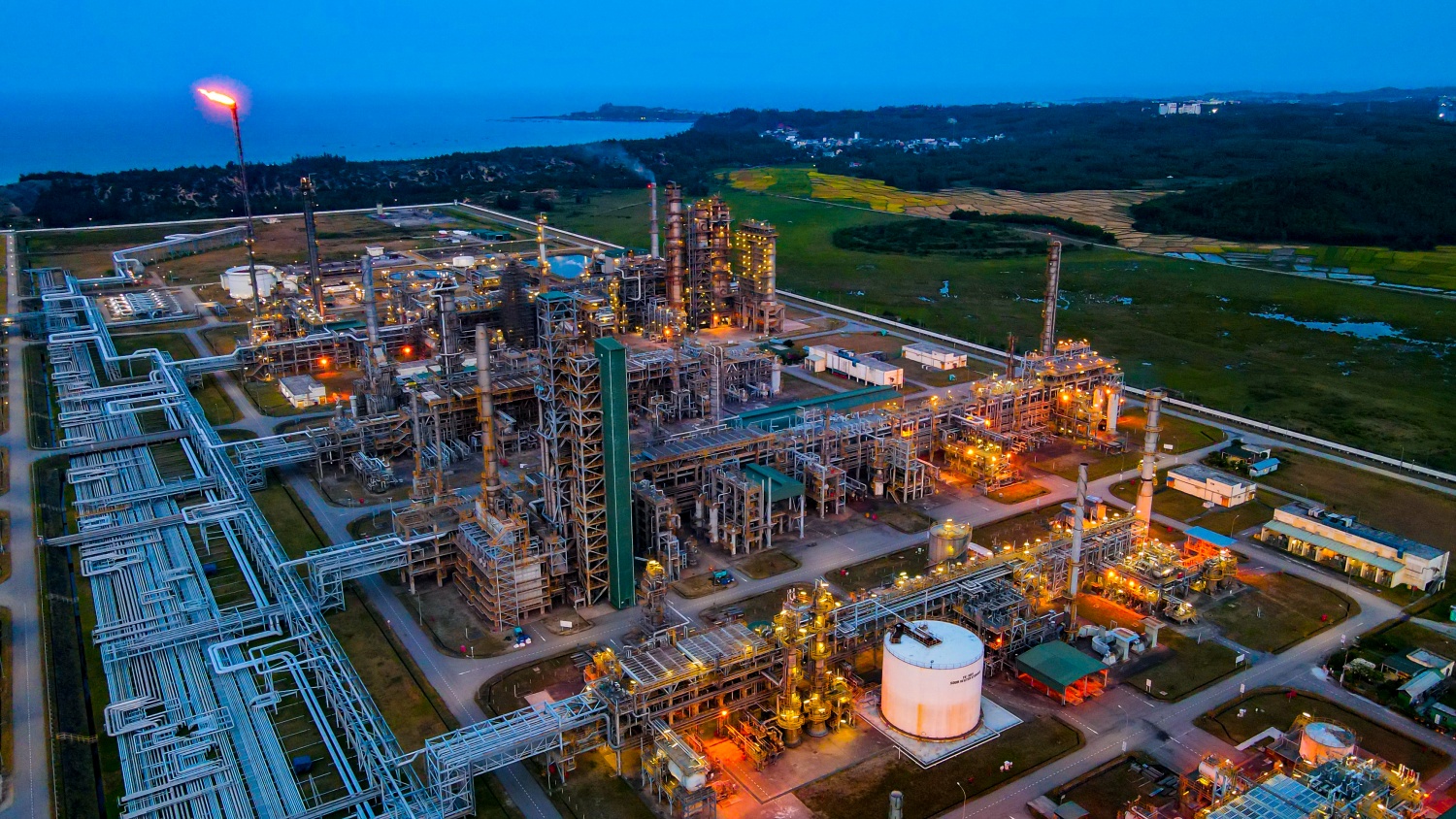 Hiện BSR đặt mục tiêu nâng công suất phối trộn xăng E10 lên gấp đôi so với mức hiện tại, đạt khoảng 300.000 m3/tháng.